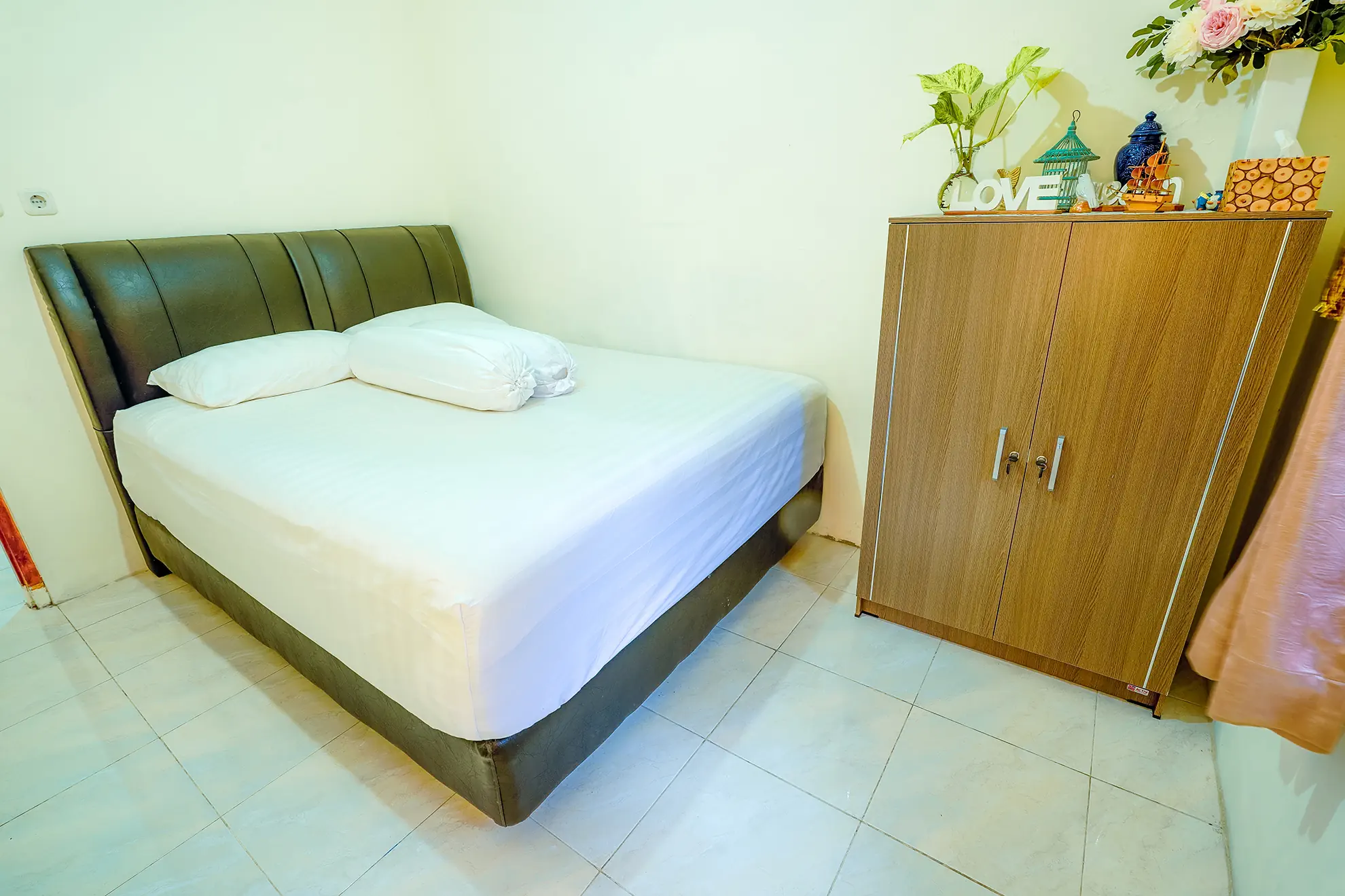 Fasilitas Kamar Tidur Homestay Omah Ralin Jogja